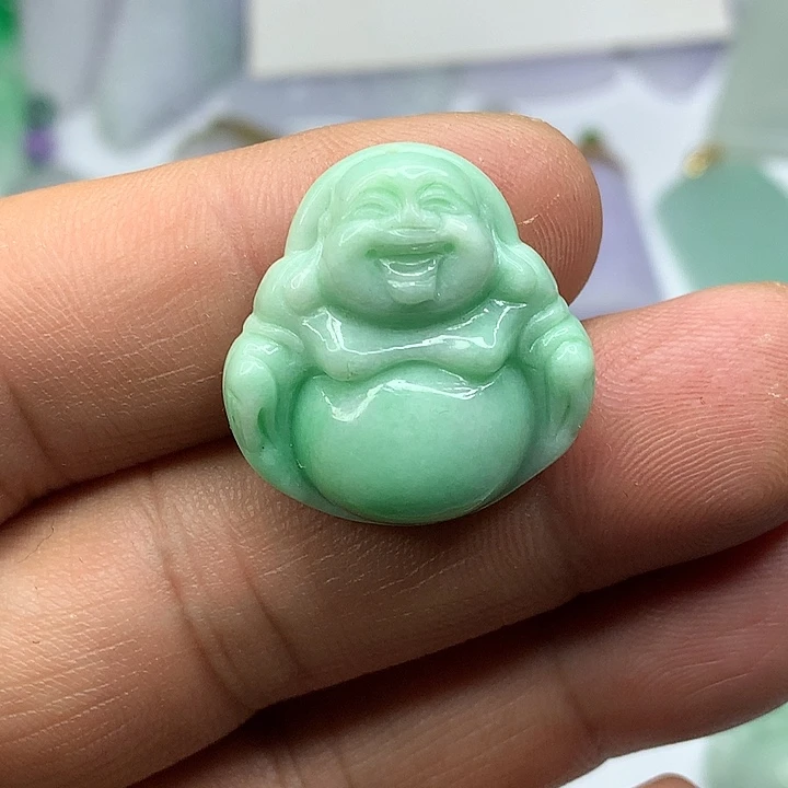 翡翠吊坠(赠链)未镶嵌