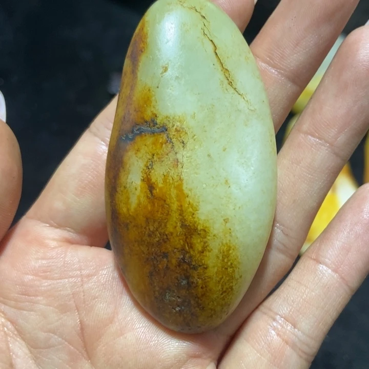 和田玉（糖玉）未镶嵌挂件