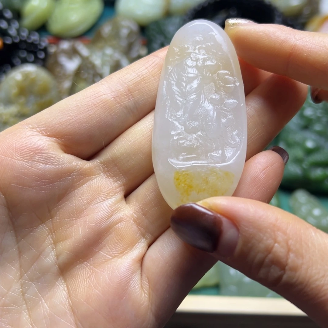 和田玉未镶嵌挂件