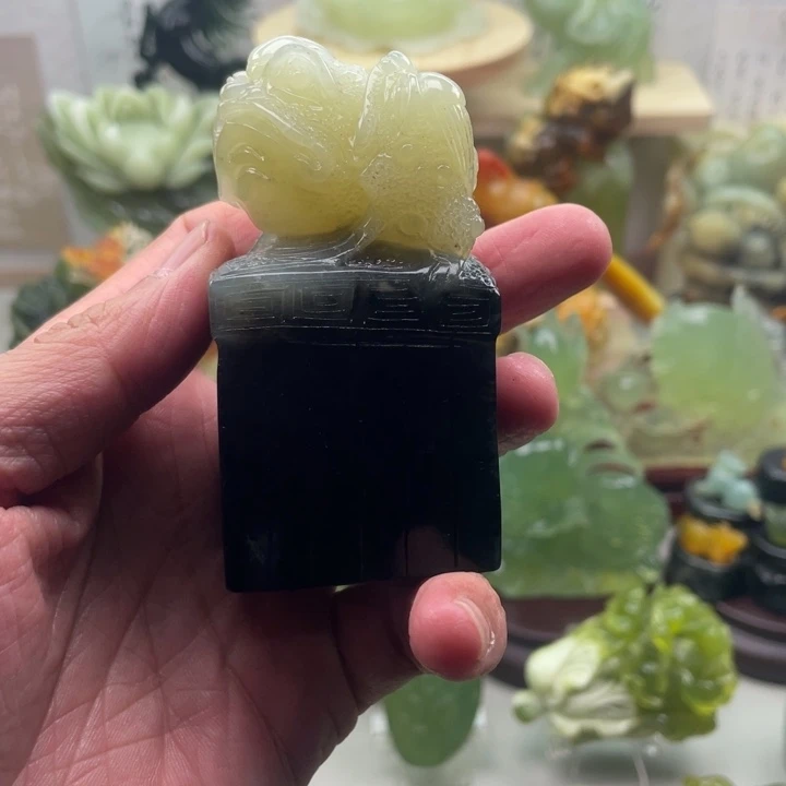 蛇纹石玉未镶嵌四大名玉手把