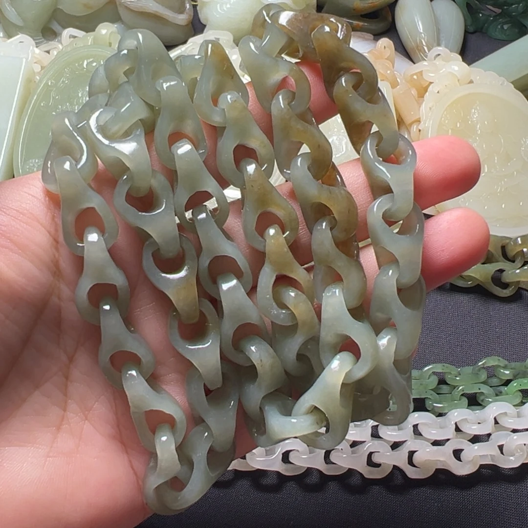 用***1和田玉未镶嵌颈饰