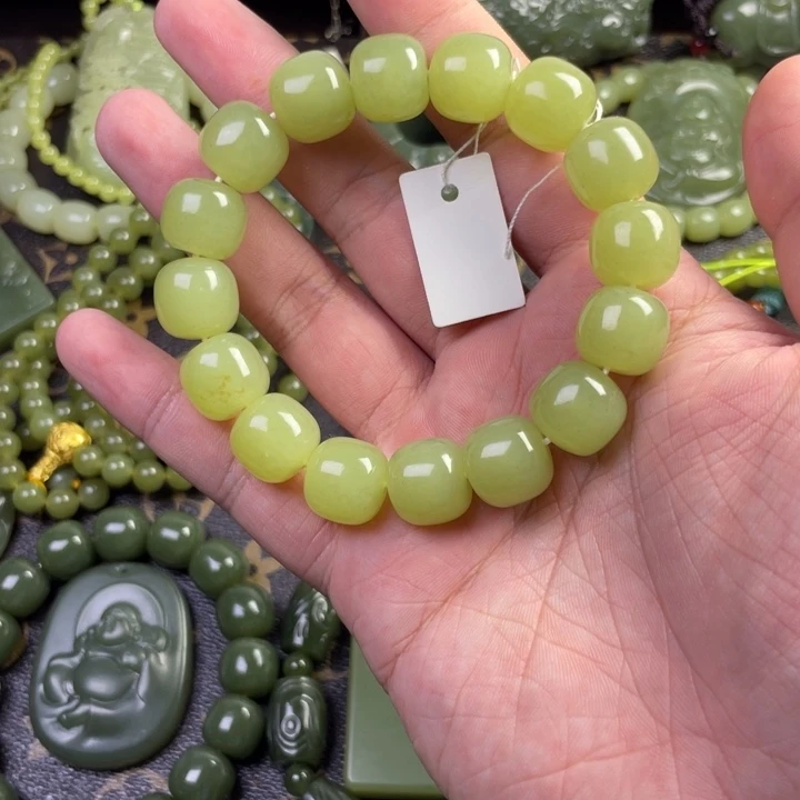 华***歌岫岩老玉（透闪石质玉）未镶嵌挂件