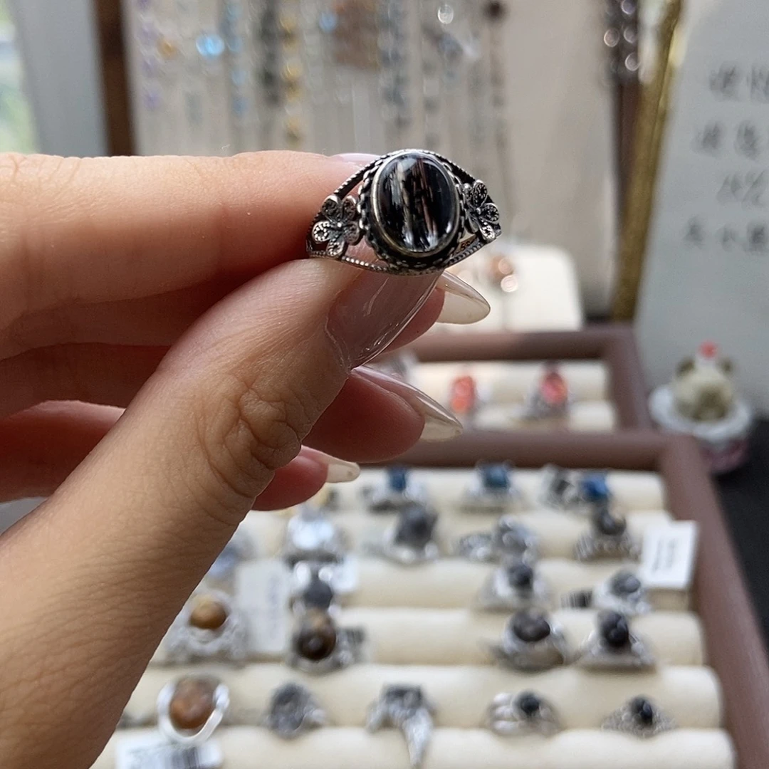 j***4水晶戒指银S925镶嵌黑发晶