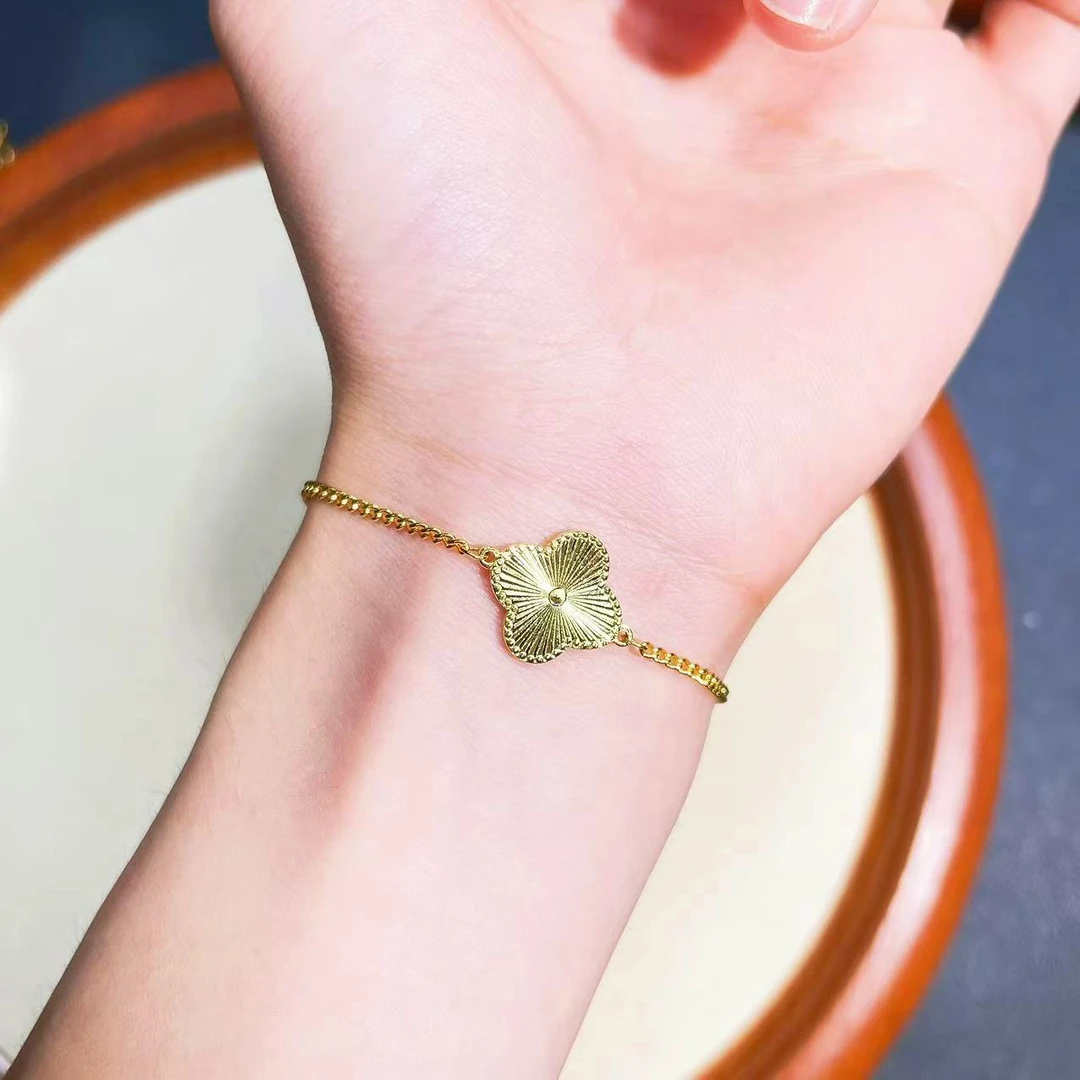 18k金四叶草设计款手链