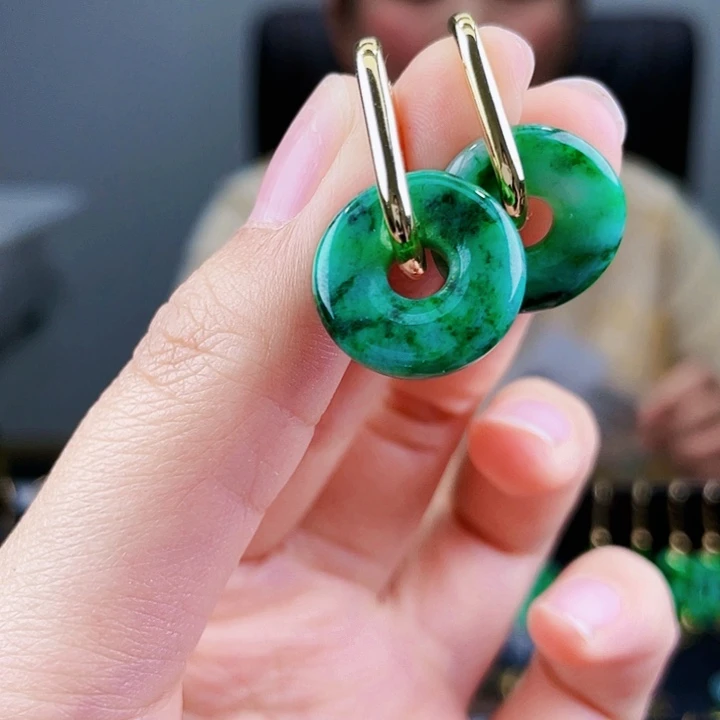 翡翠耳饰未镶嵌饰品