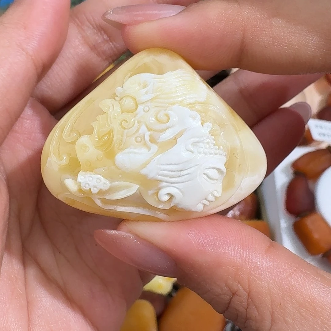 小***明未镶嵌琥珀裸石我