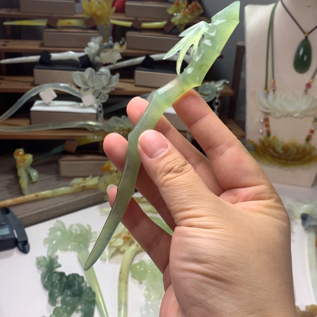 蛇纹石玉未镶嵌发饰