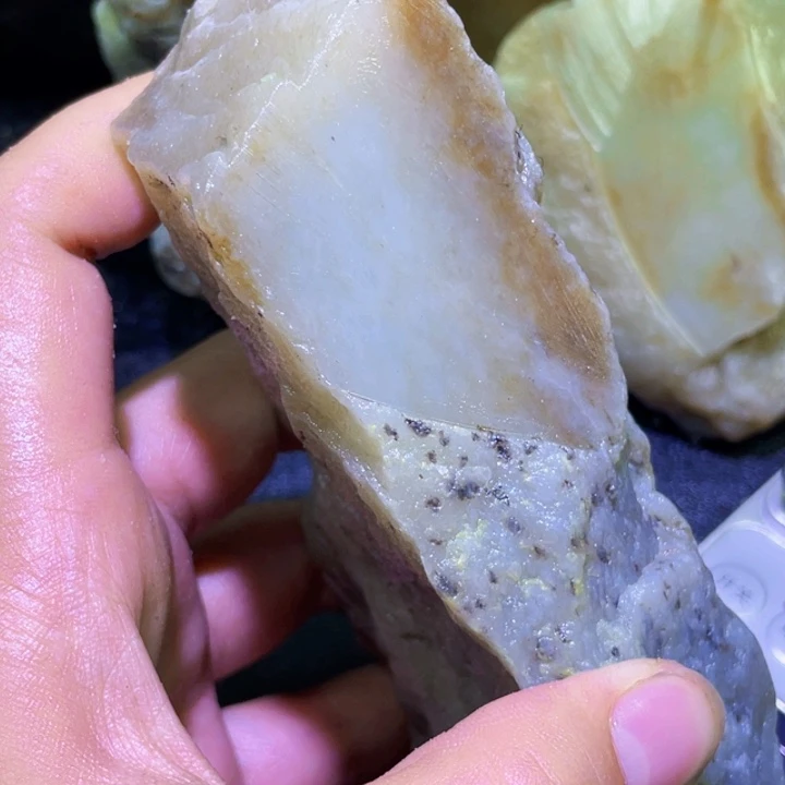 迟***华未镶嵌和田玉珠宝半成品