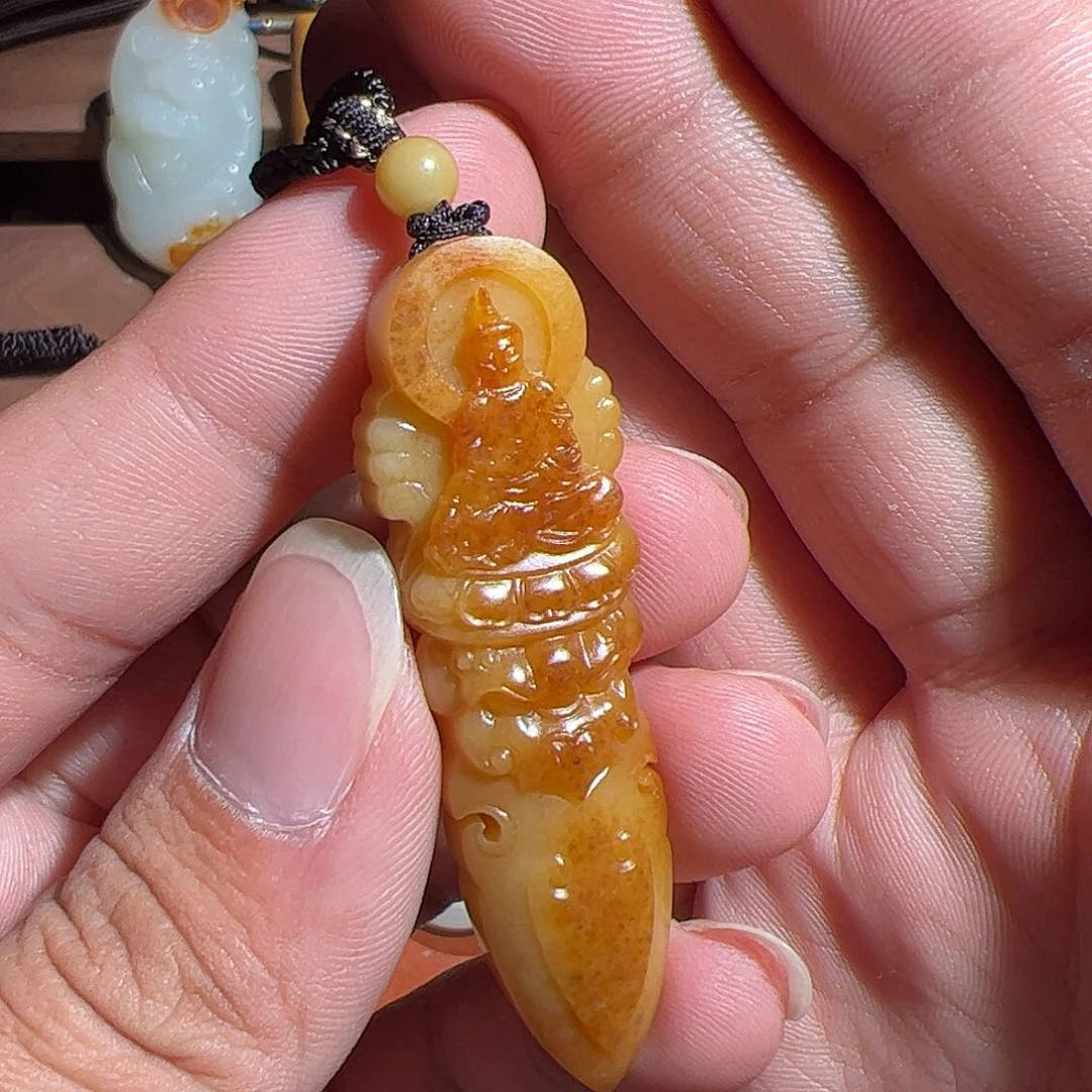 颈饰未镶嵌和田玉君**玉