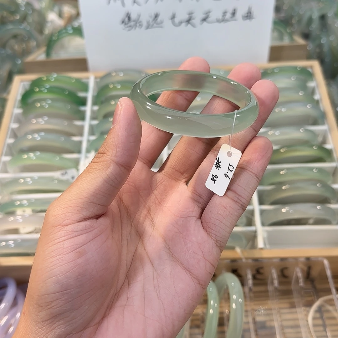 玛瑙/玉髓未镶嵌手镯圈口52.6