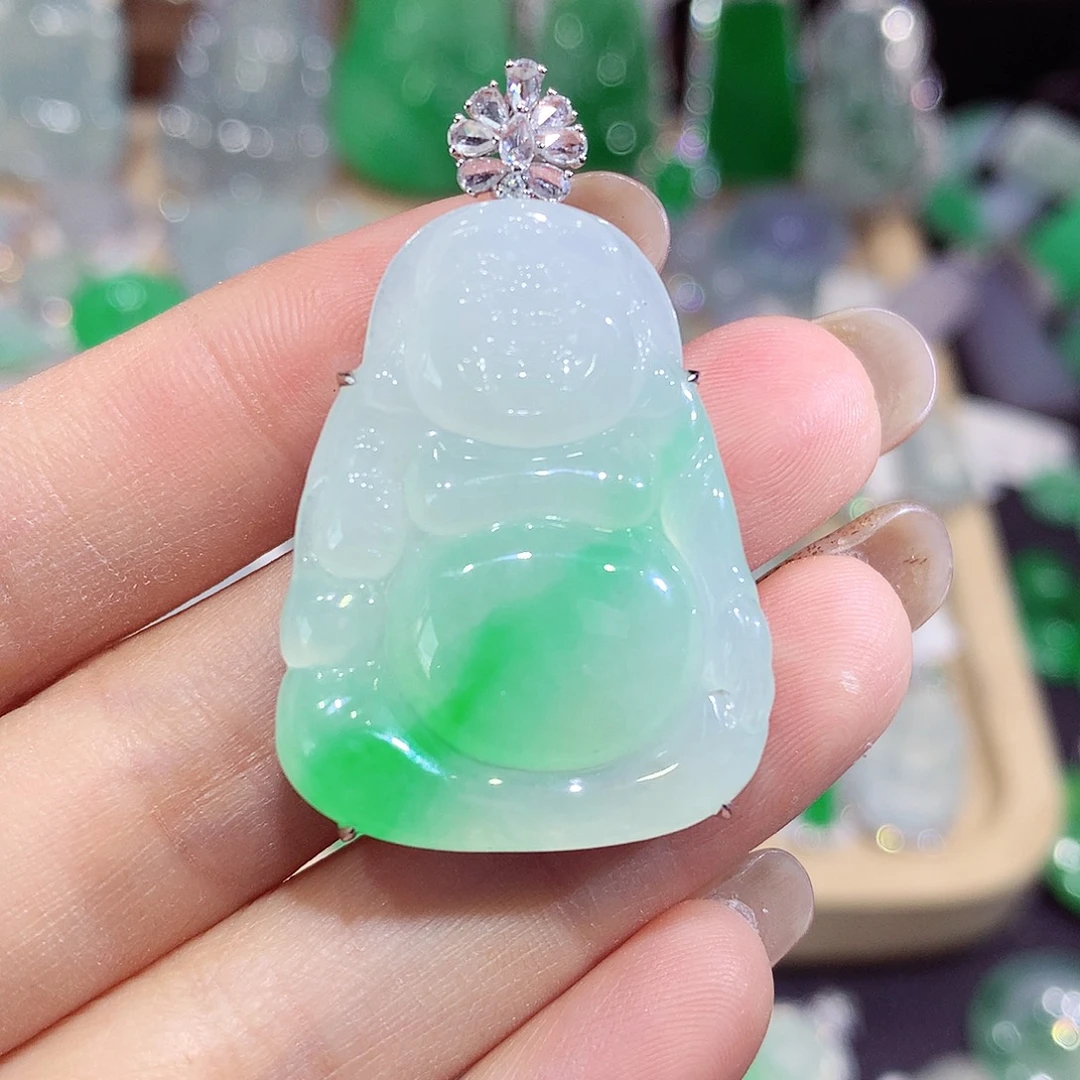 翡翠18K金镶嵌颈饰佛