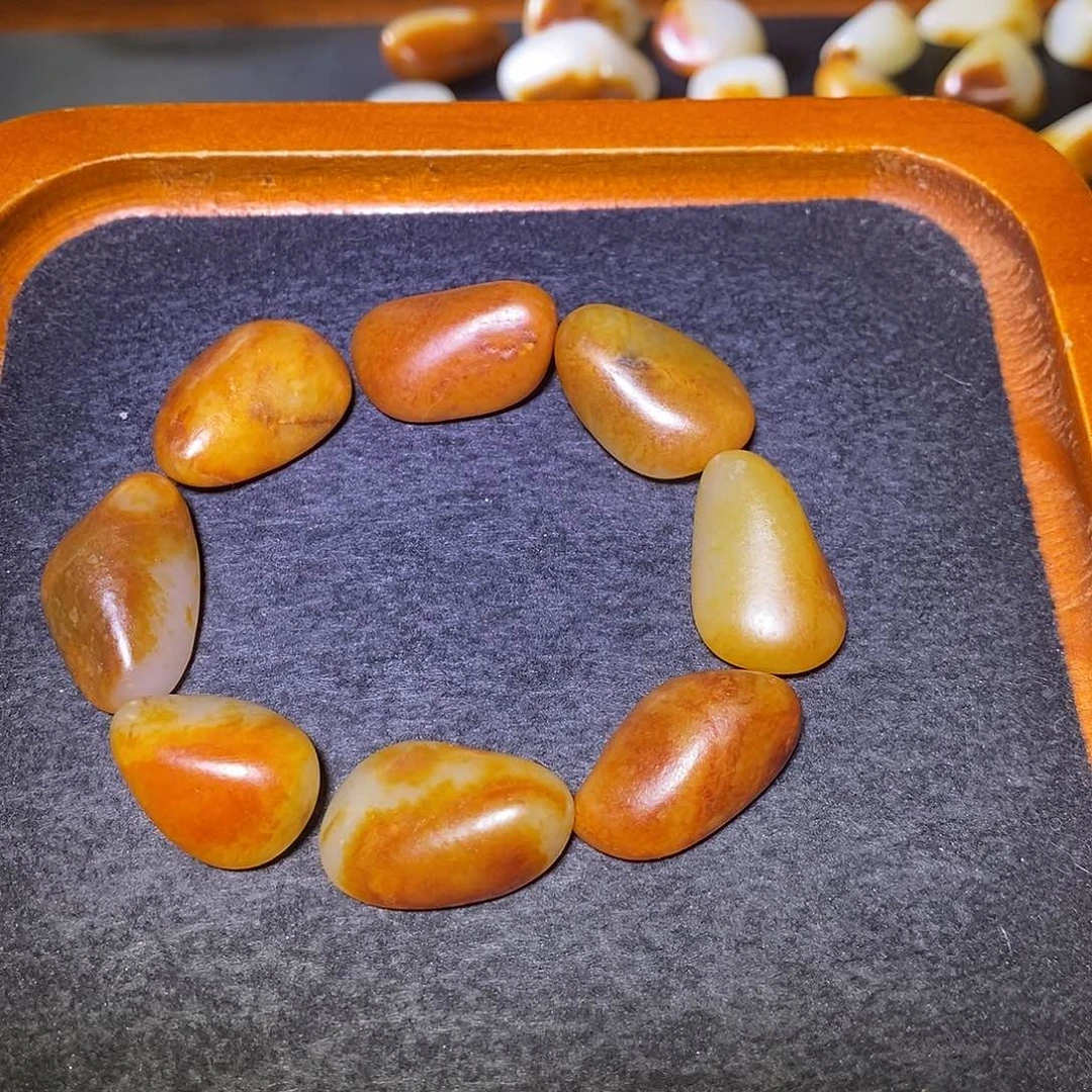 和田玉未镶嵌手串