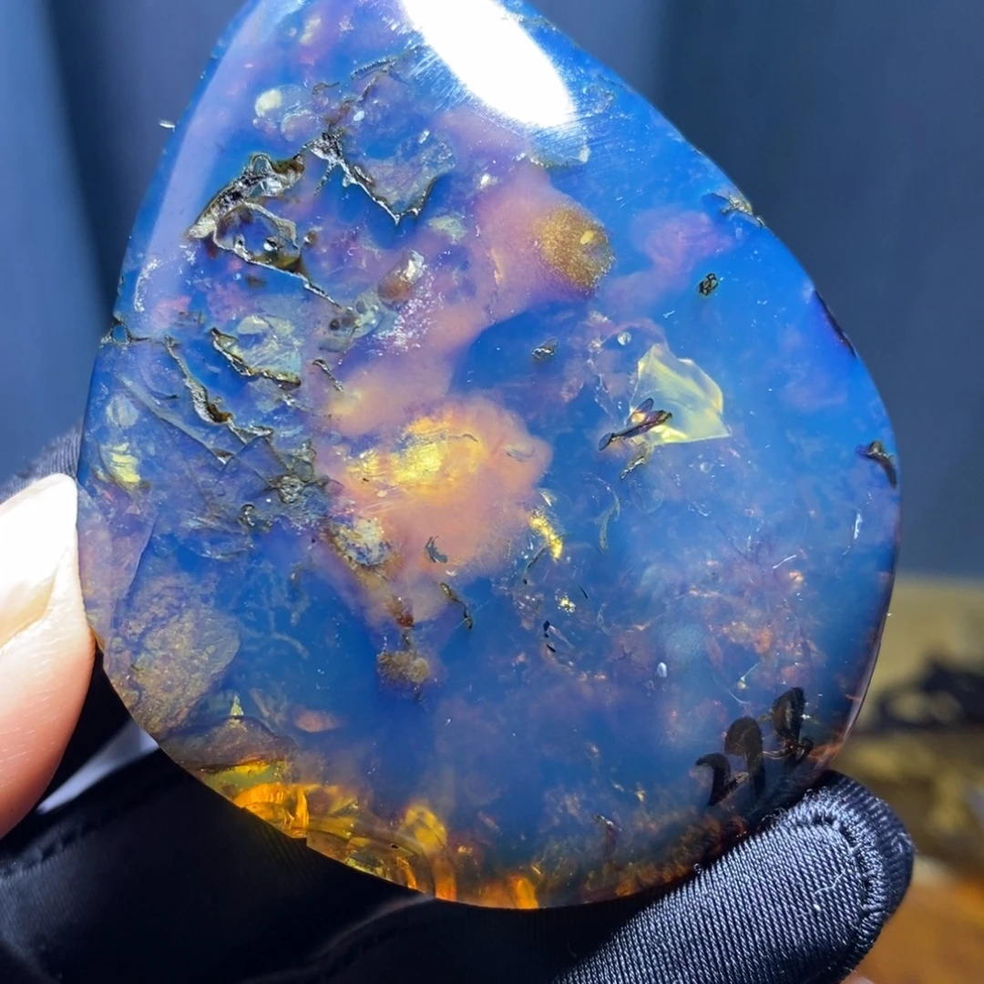 琥珀未镶嵌裸石。。。