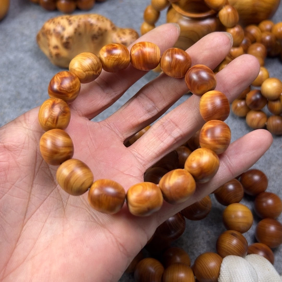 文***哥柏木（崖柏）陈化崖柏闪电枣珠老型