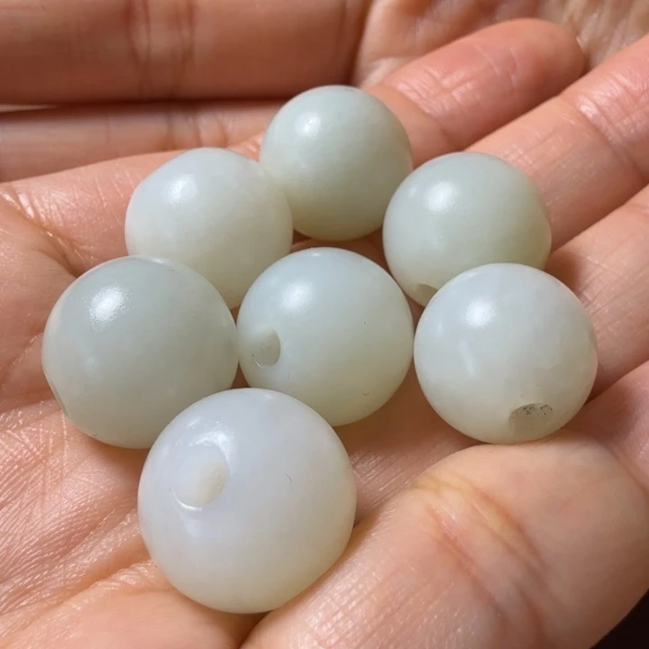 未镶嵌和田玉手链近**赤