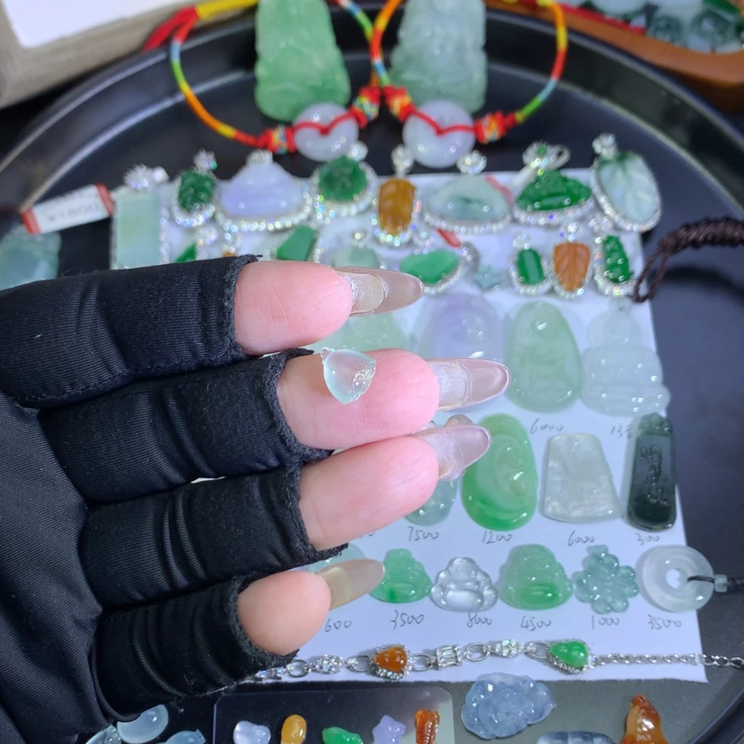 翡翠未镶嵌吊坠(不含链)冰莲蓬