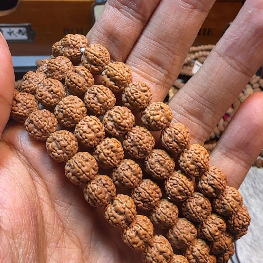 金刚菩提手串呆*:老树梅花