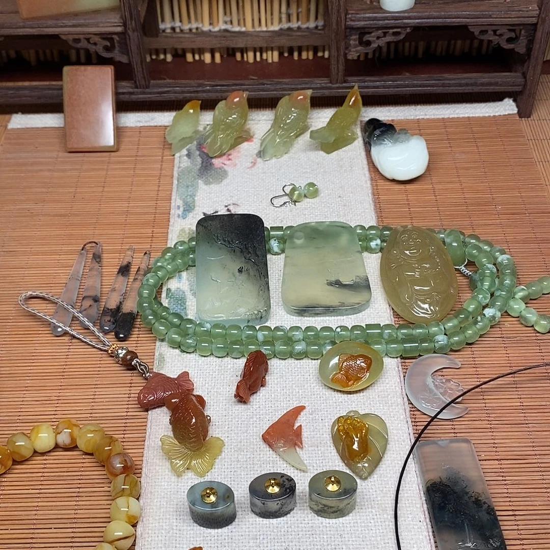 蛇纹石玉未镶嵌颈饰