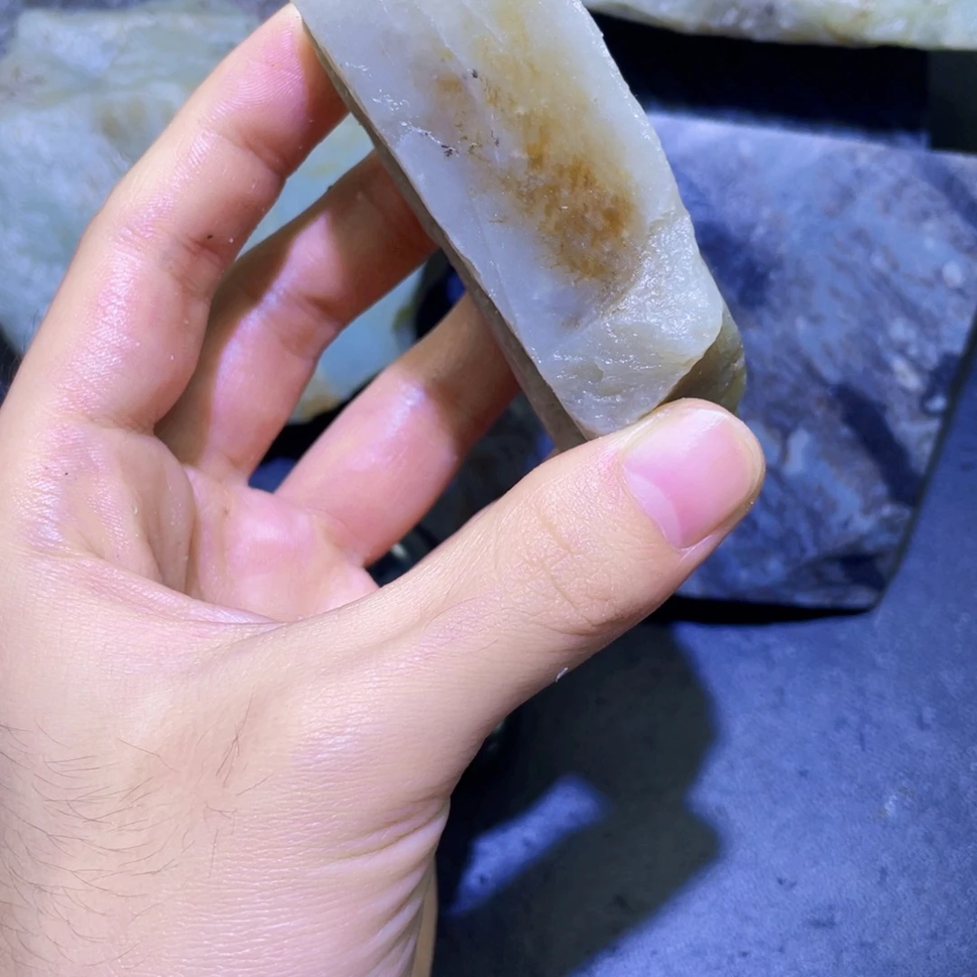 和田玉未镶嵌珠宝半成品