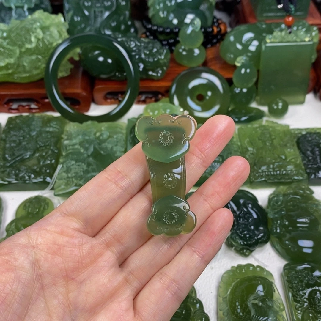 用***8岫玉未镶嵌挂件挂件