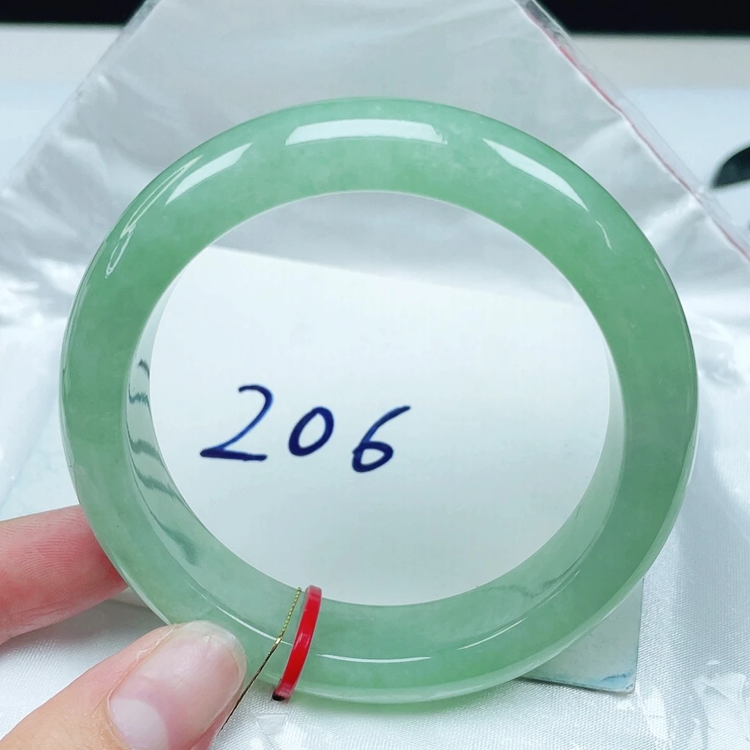 翡翠未镶嵌手镯正圈54.6