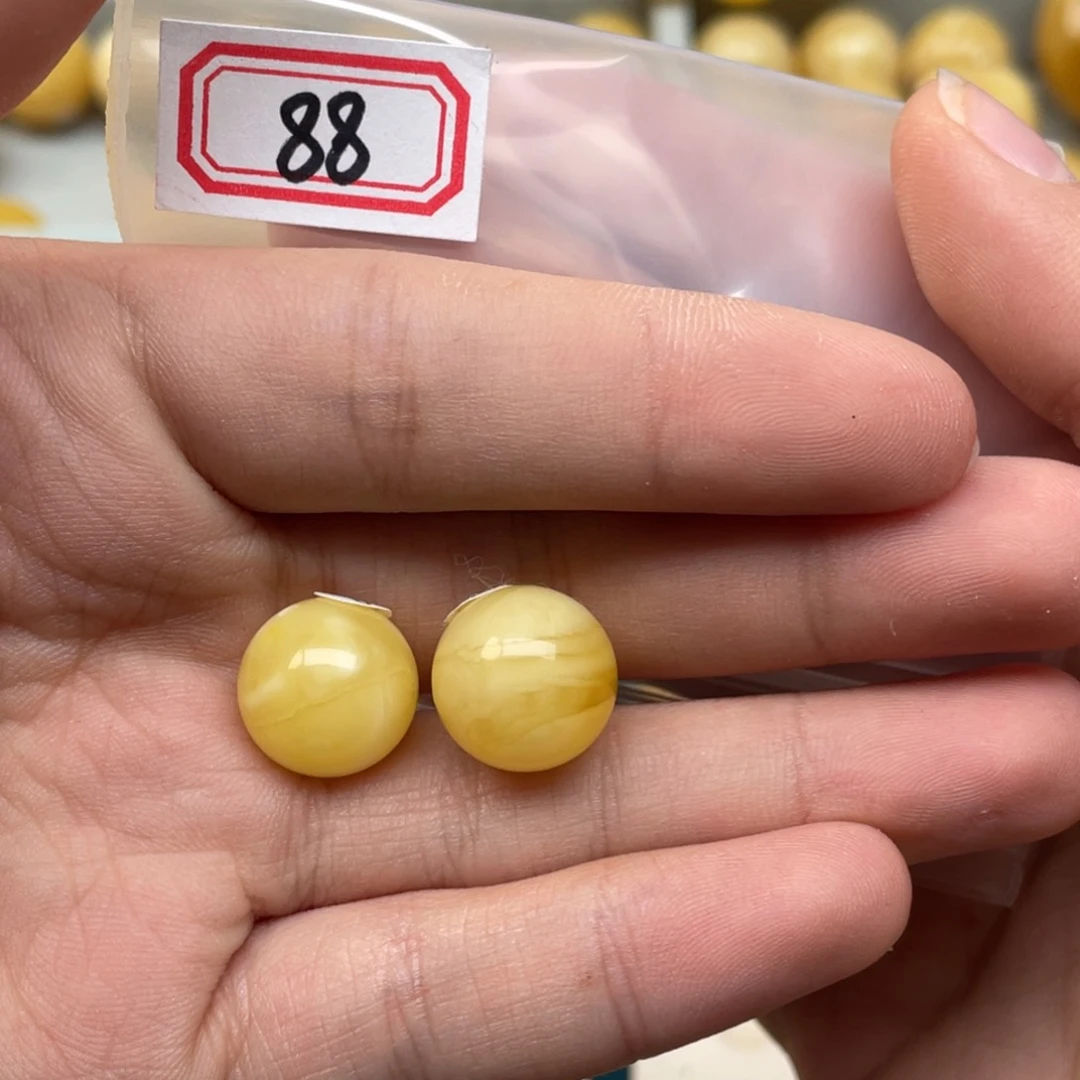 蜜蜡裸石未镶嵌挽***?微瑕