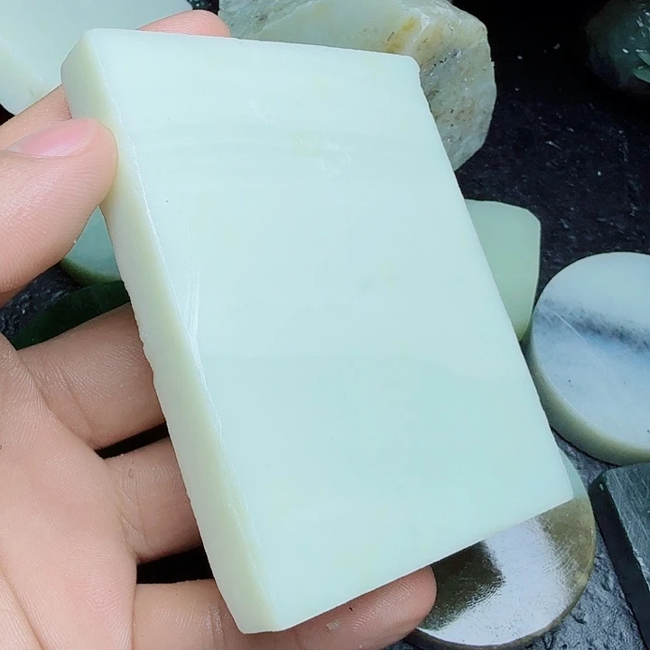 未镶嵌和田玉（糖玉）珠宝奇石
