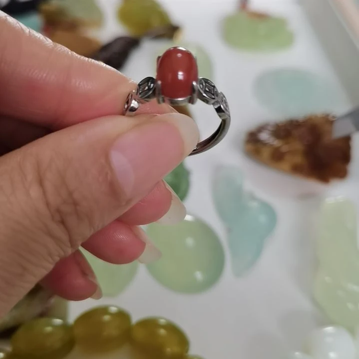 蛇纹石玉未镶嵌吊坠