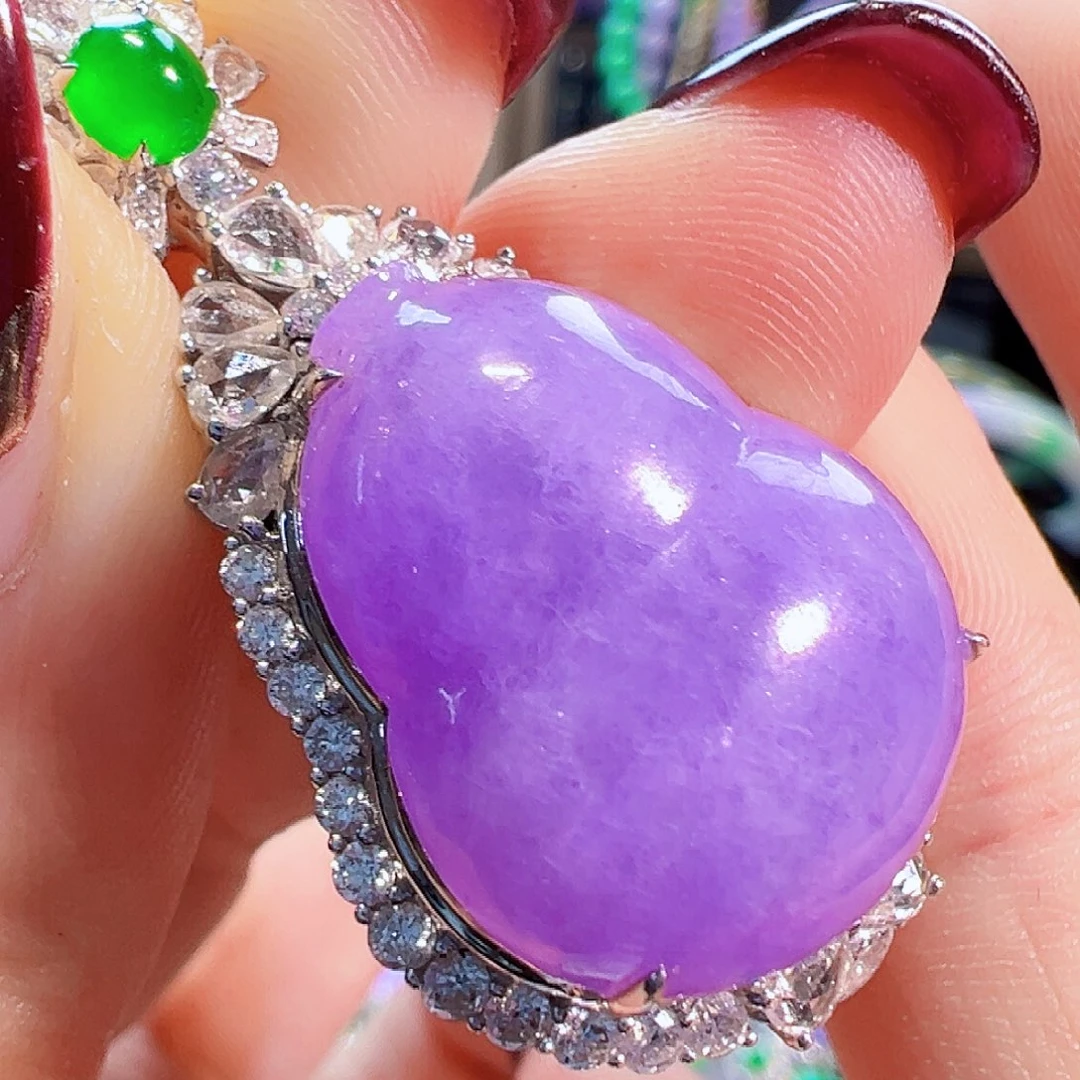 翡翠18K金镶嵌颈饰签收后24小时鉴赏期