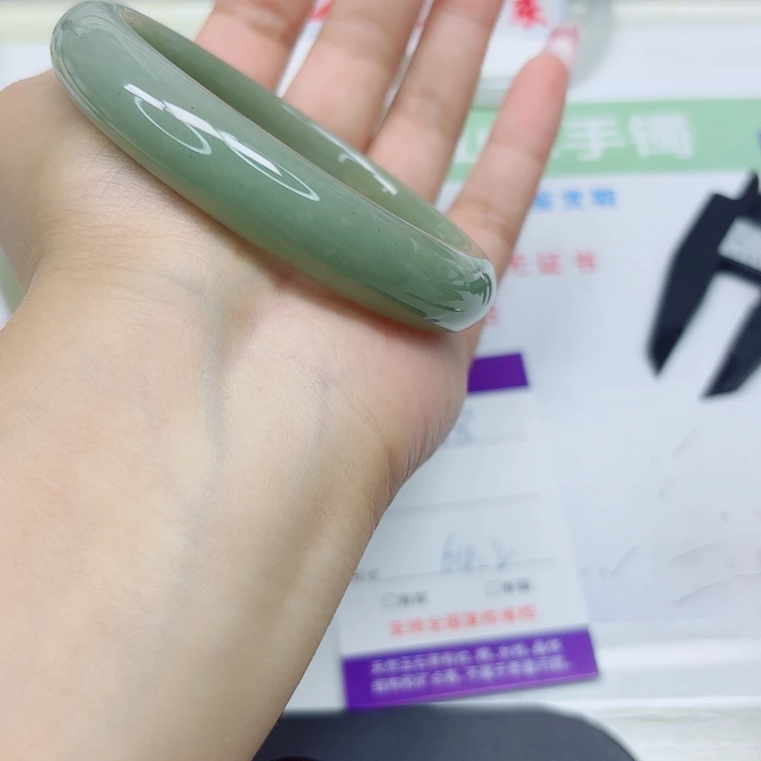 石英质玉未镶嵌手镯158/64