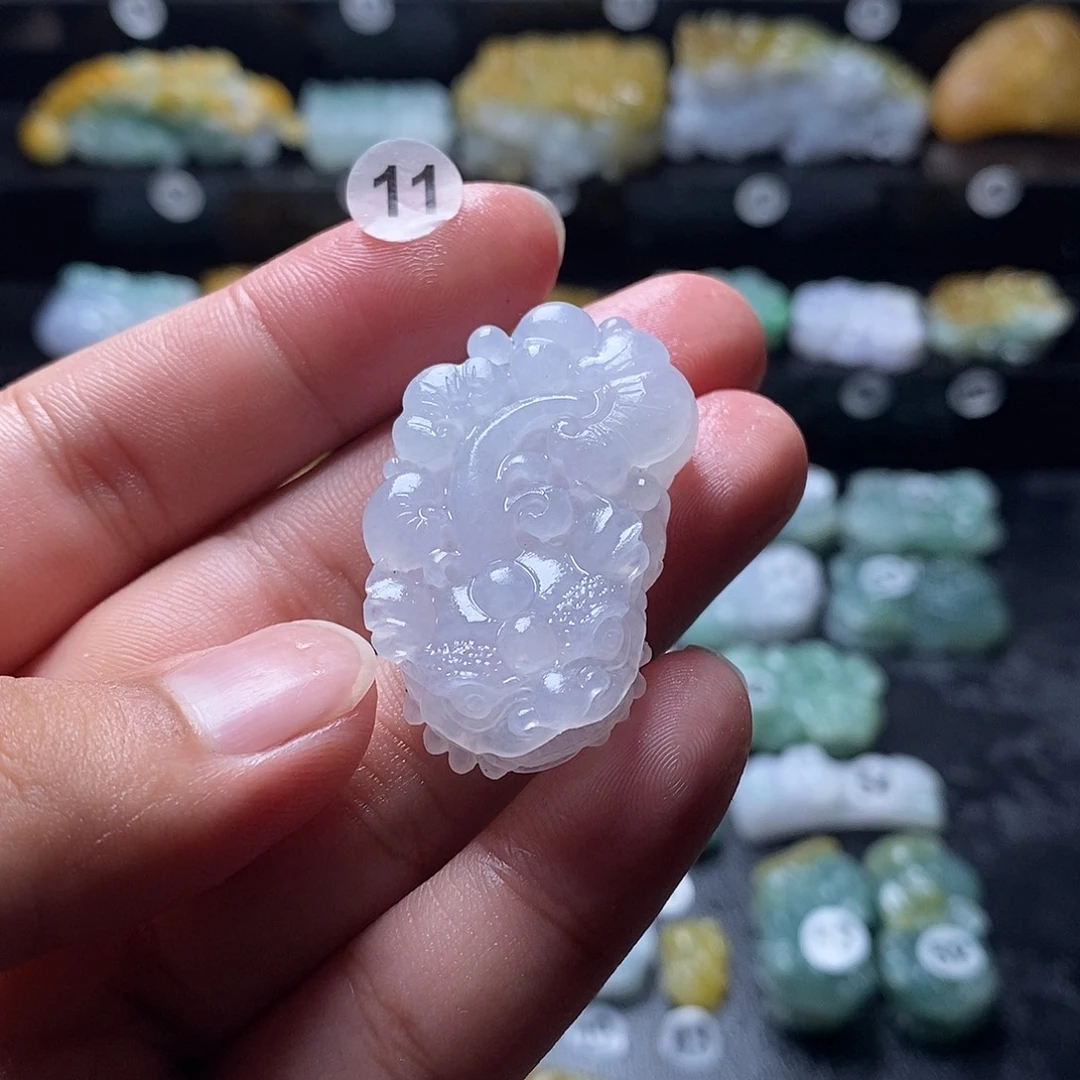 定制翡翠未镶嵌毛货白冰糯冰口含珠精工雕刻