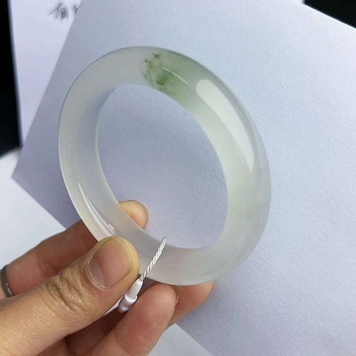【闪购商品】石英质玉手镯未镶嵌