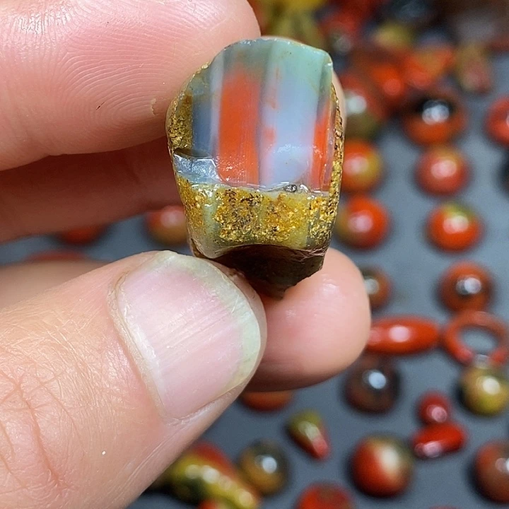 火***光南红玛瑙未镶嵌挂件