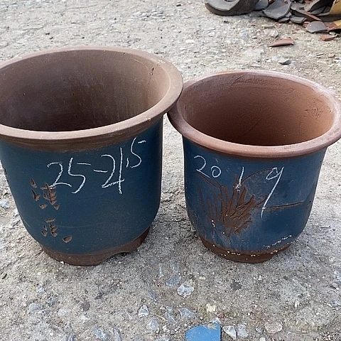 中国宜兴紫砂花盆，