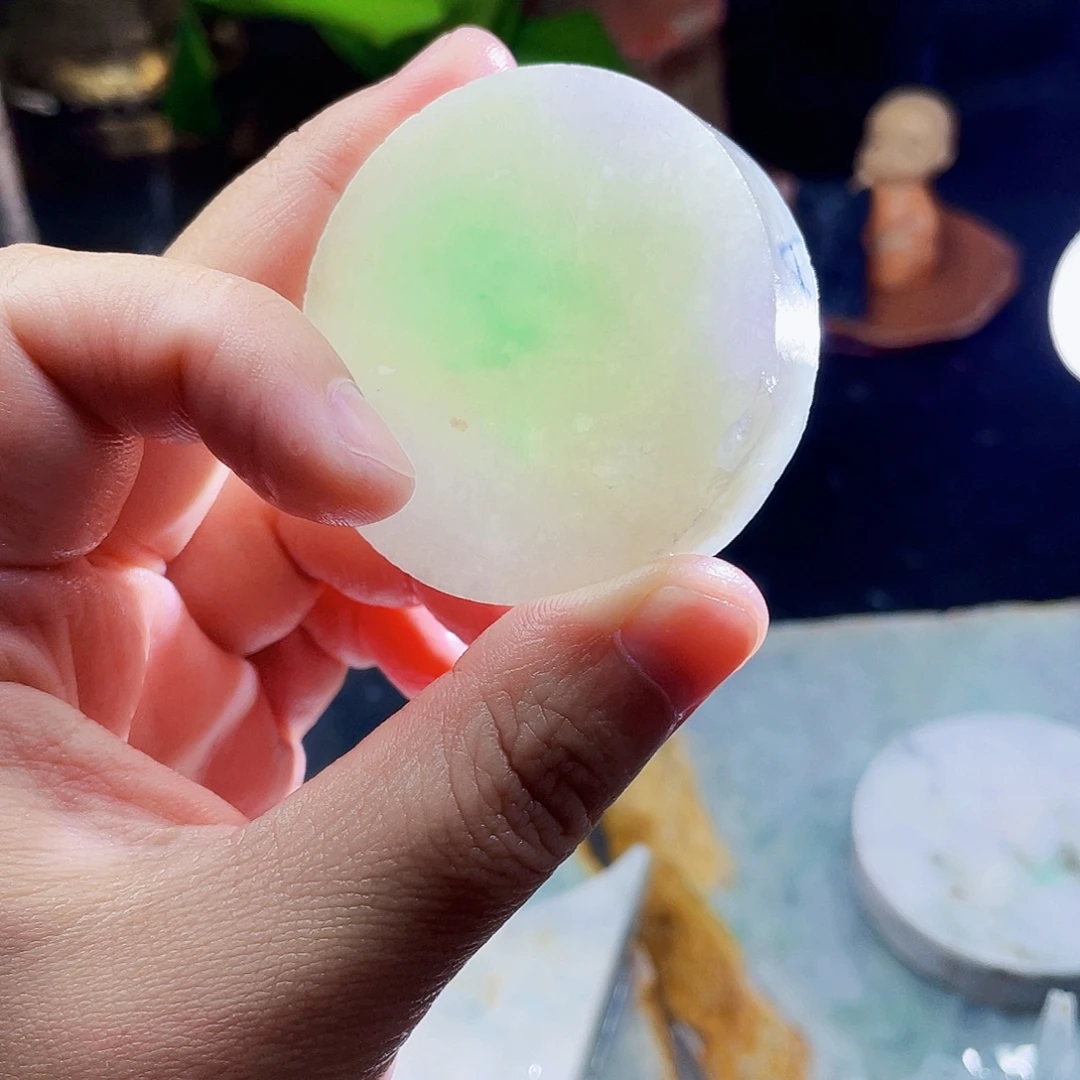 翡翠未镶嵌颈饰毛料60