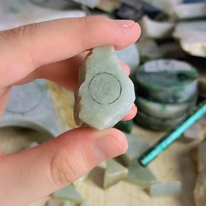 颈饰未镶嵌翡翠翡翠