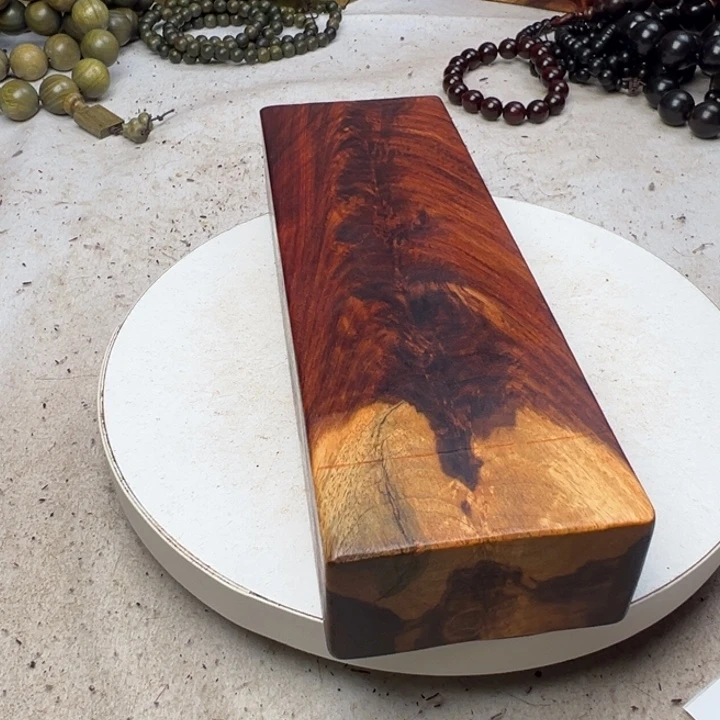 微***笑木赞比亚血檀底座摆件