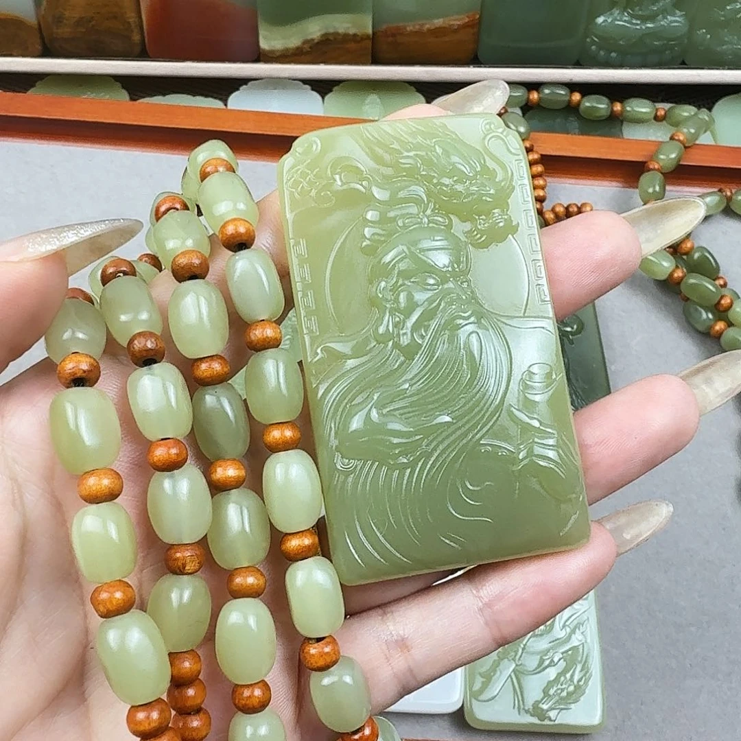果绿色关公，吊坠02
