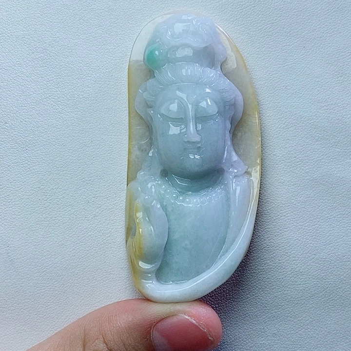 翡翠未镶嵌颈饰人物
