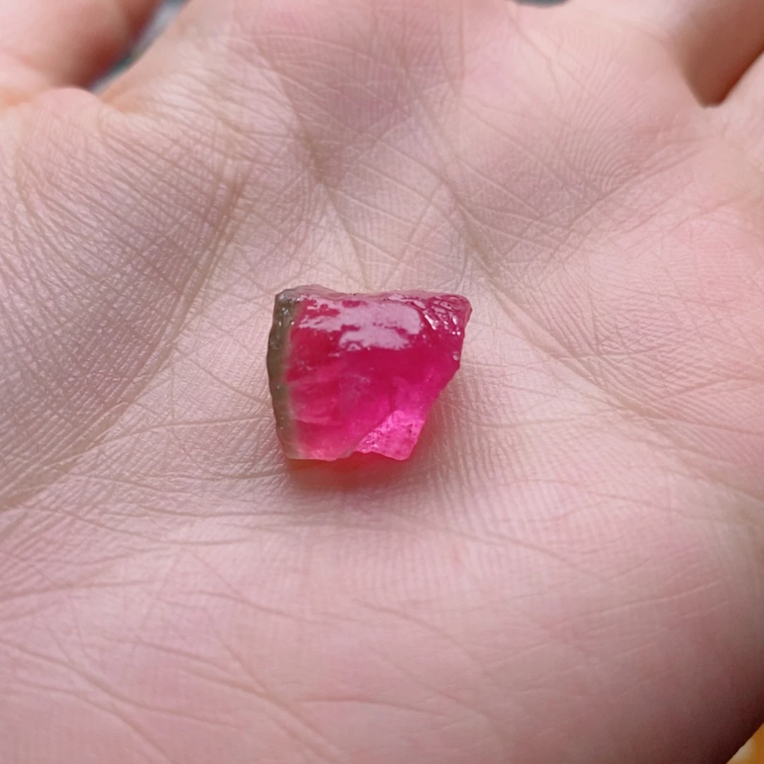 颈饰未镶嵌碧玺原石单颗yy