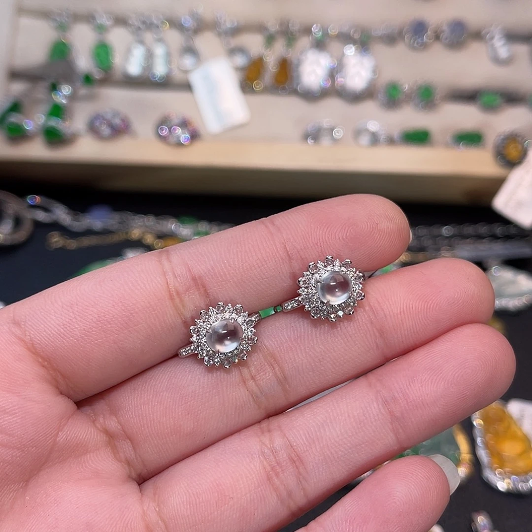 翡翠18K金镶嵌耳饰蛋面