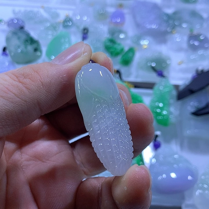 翡翠未镶嵌颈饰天然翡翠A货吊坠