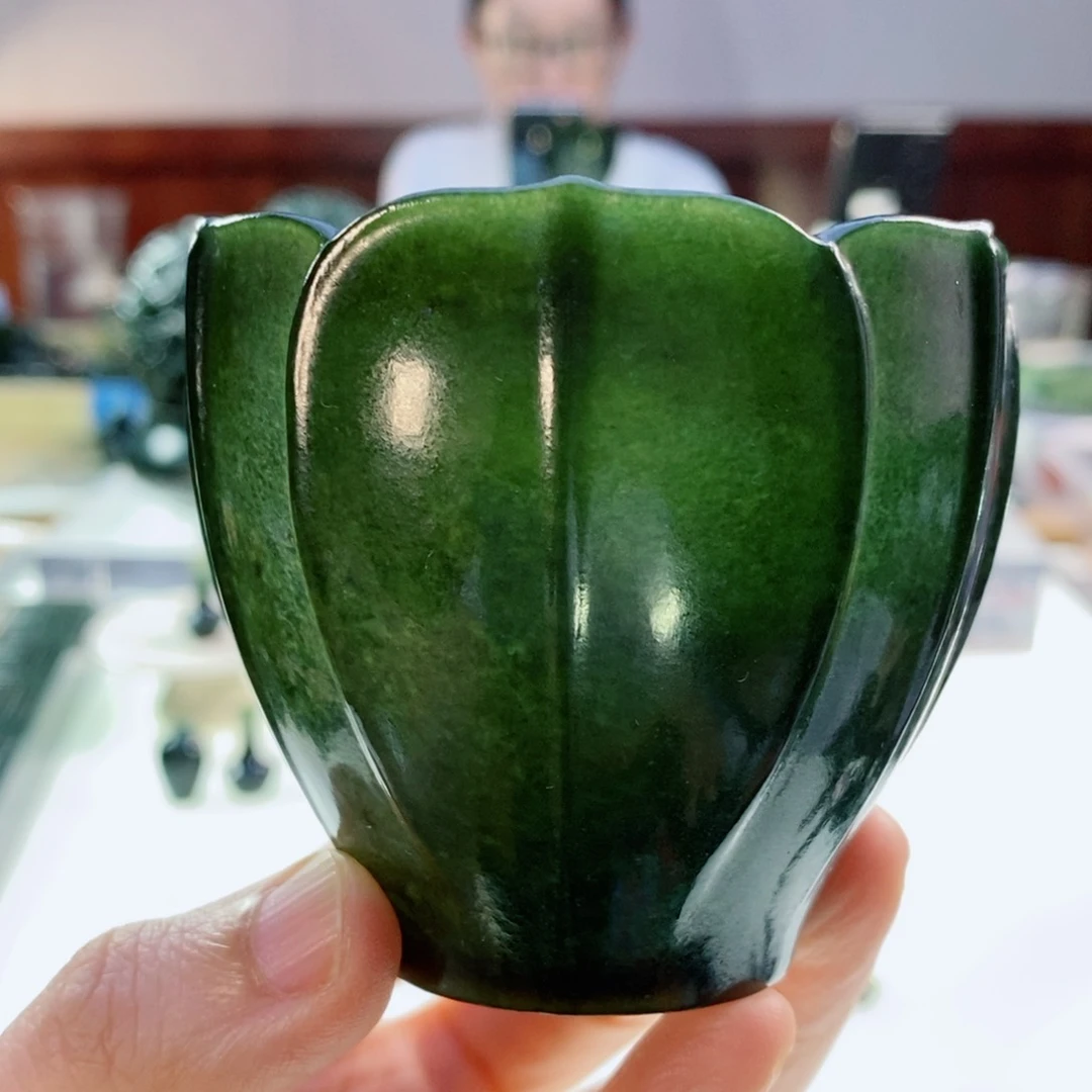 未镶嵌和田玉（青玉）摆件