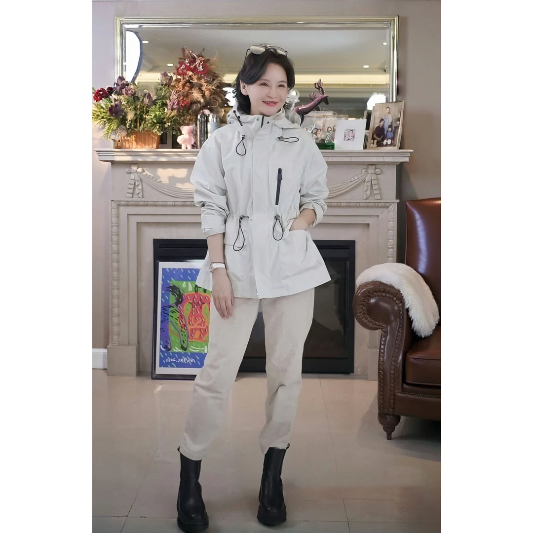 我是摩羯 周日公园 三防面料可调节抽绳收腰连帽一手长外套