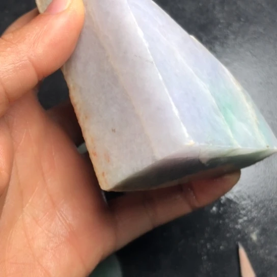 翡翠未镶嵌颈饰裸石