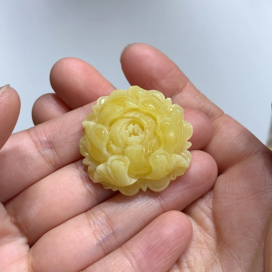 蜜蜡颈饰未镶嵌牡丹花