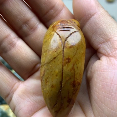 【闪购商品】未镶嵌岫岩河磨玉（透闪石质玉）把件