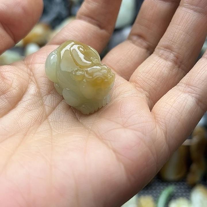 西***哥和田玉（糖玉）未镶嵌颈饰