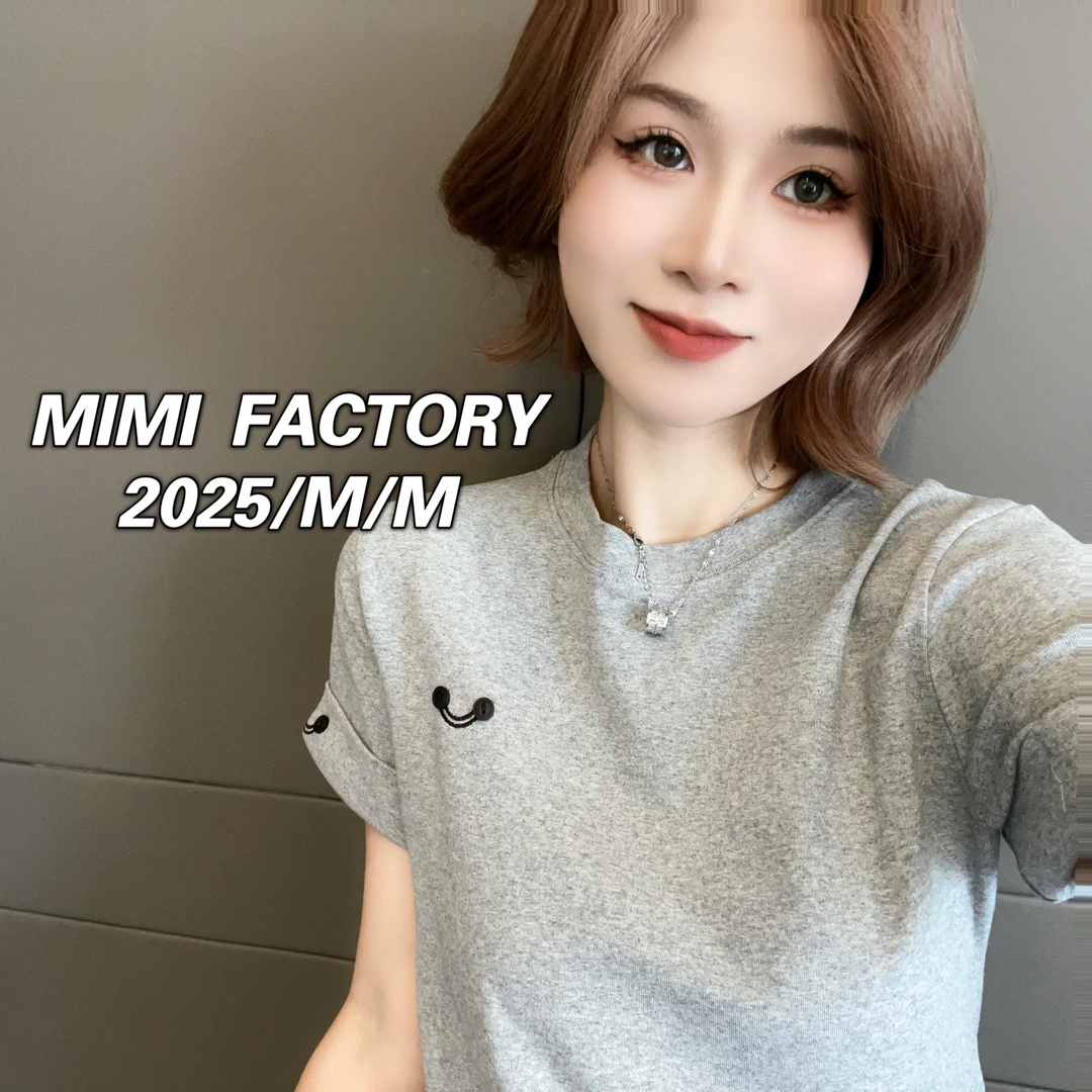 芈芈 2025新款短袖 简约纽扣笑脸短袖T恤女显瘦百搭上衣2401#