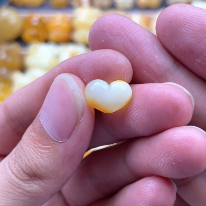 未镶嵌琥珀裸石蜜蜡